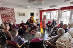 Obisk rdečih noskov - Oliva in Franci